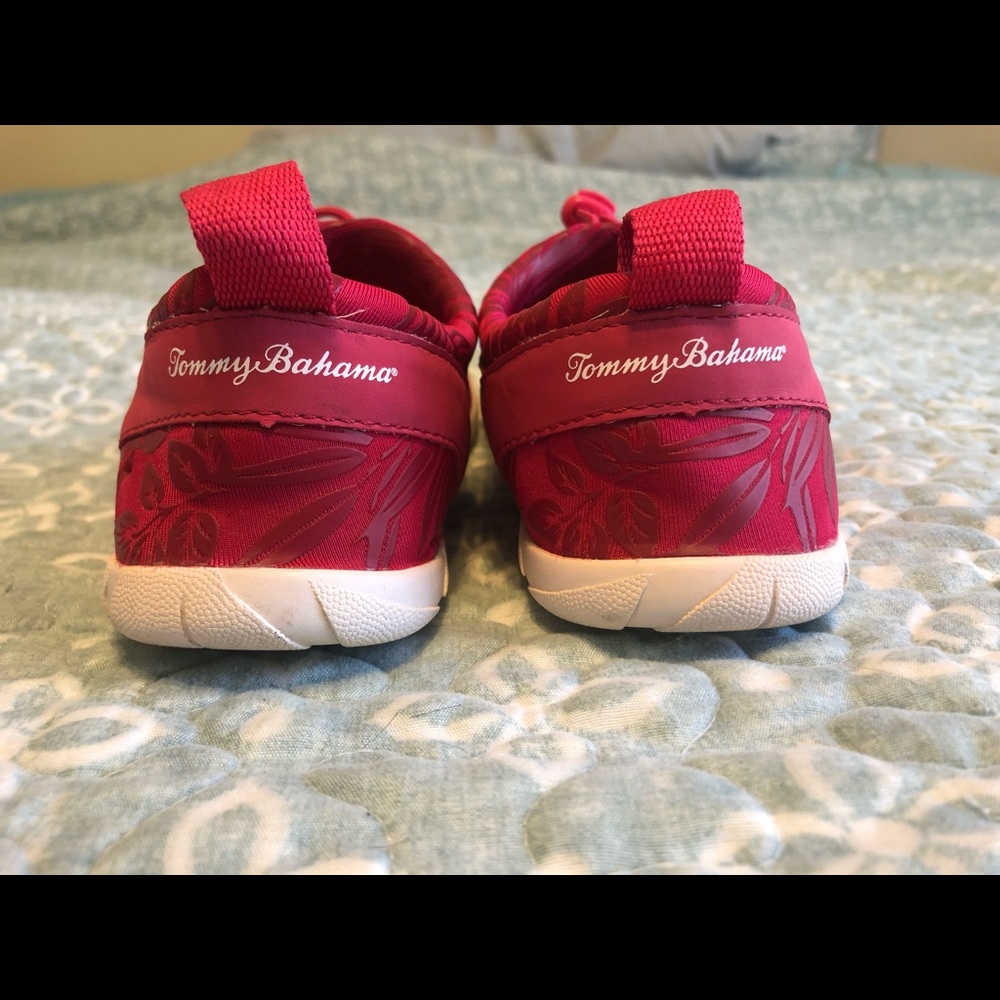 Tommy bahama water shoes